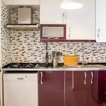 아파트 Sea View 3br Flat - Steps From Coast Road 이즈미르