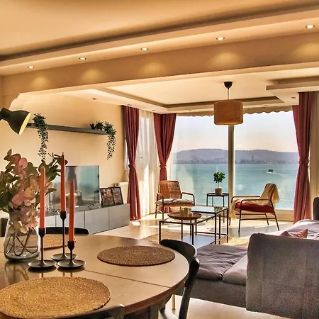Sea View 3br Flat - Steps From Coast Road Apartman *